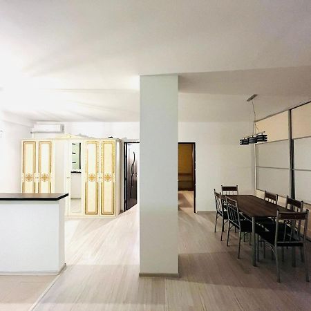 Confortmodern Flat3 Rooms 바커우 외부 사진